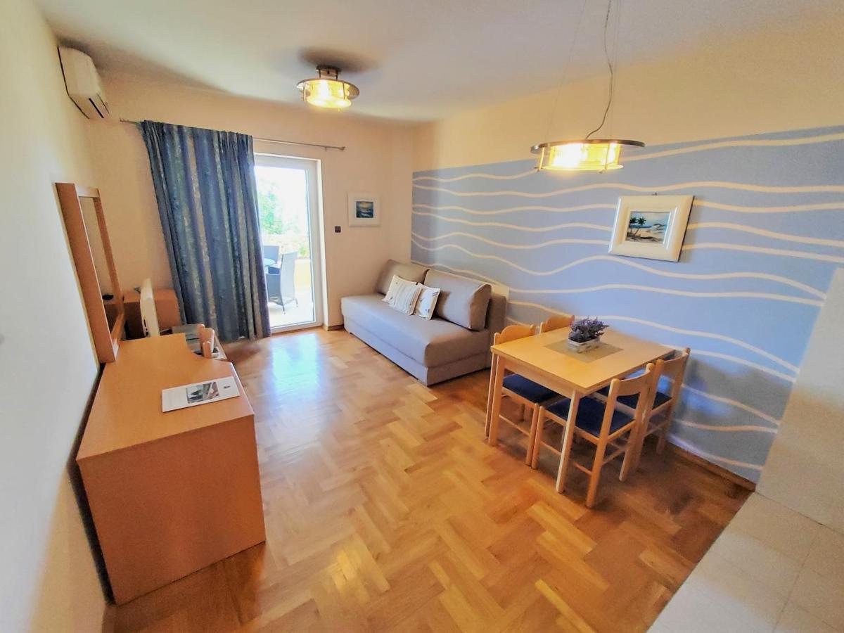 Apartments Petra I Karlo Турань Экстерьер фото