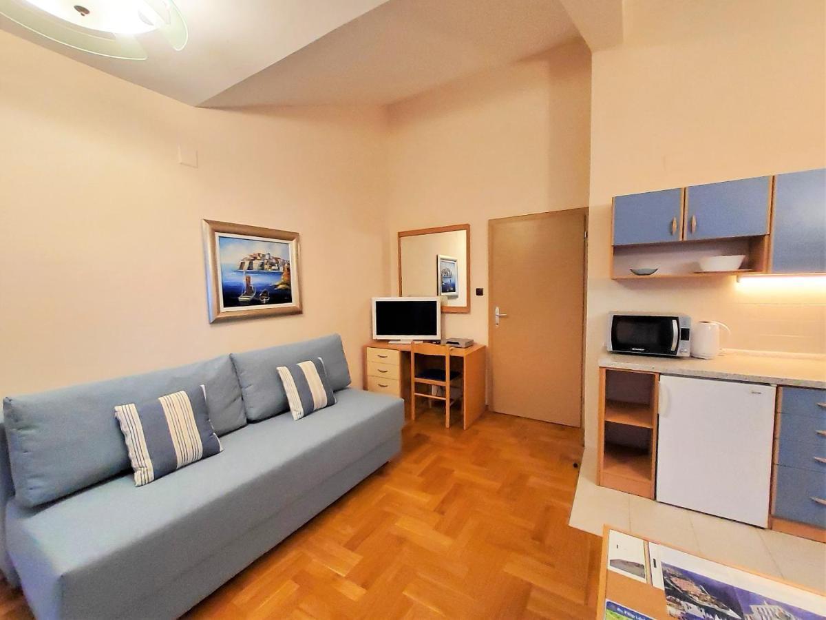 Apartments Petra I Karlo Турань Экстерьер фото