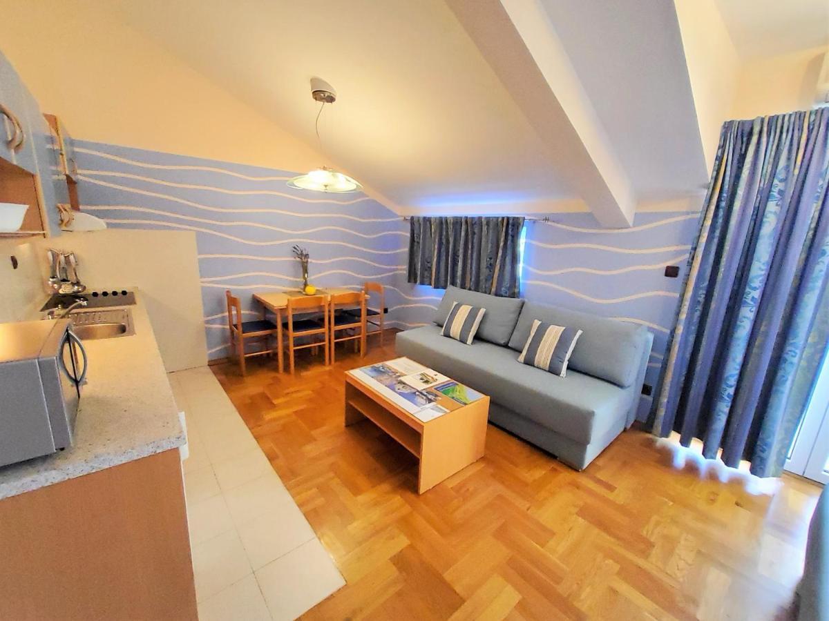 Apartments Petra I Karlo Турань Экстерьер фото